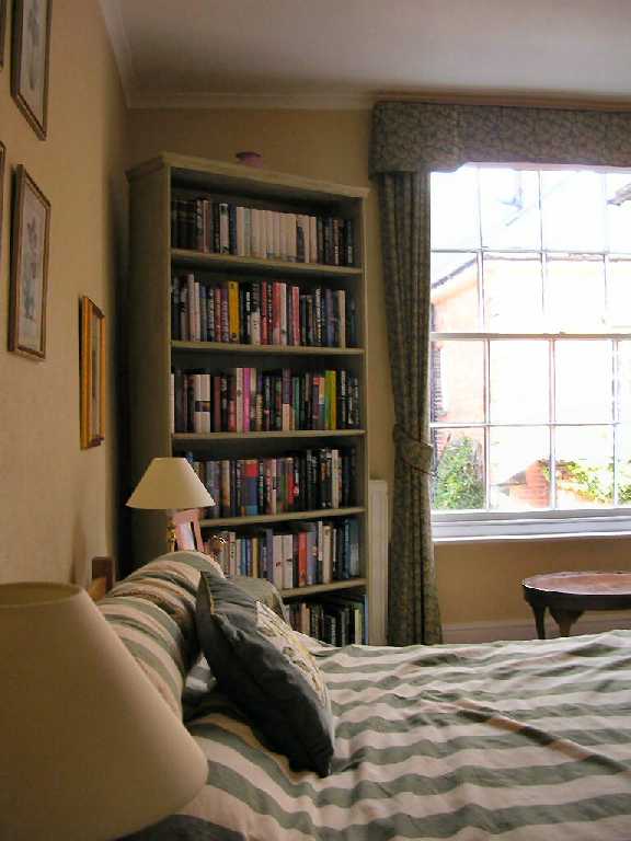 backbedroom2.jpg